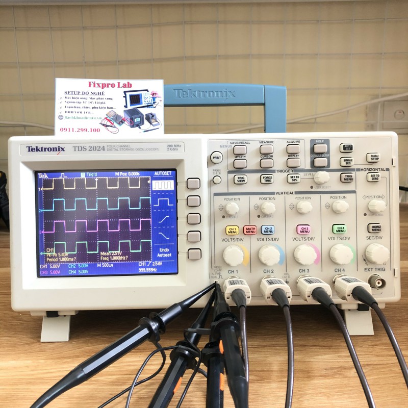 Máy hiện sóng Tektronix TDS-2024 đã qua sử dụng còn như mới.