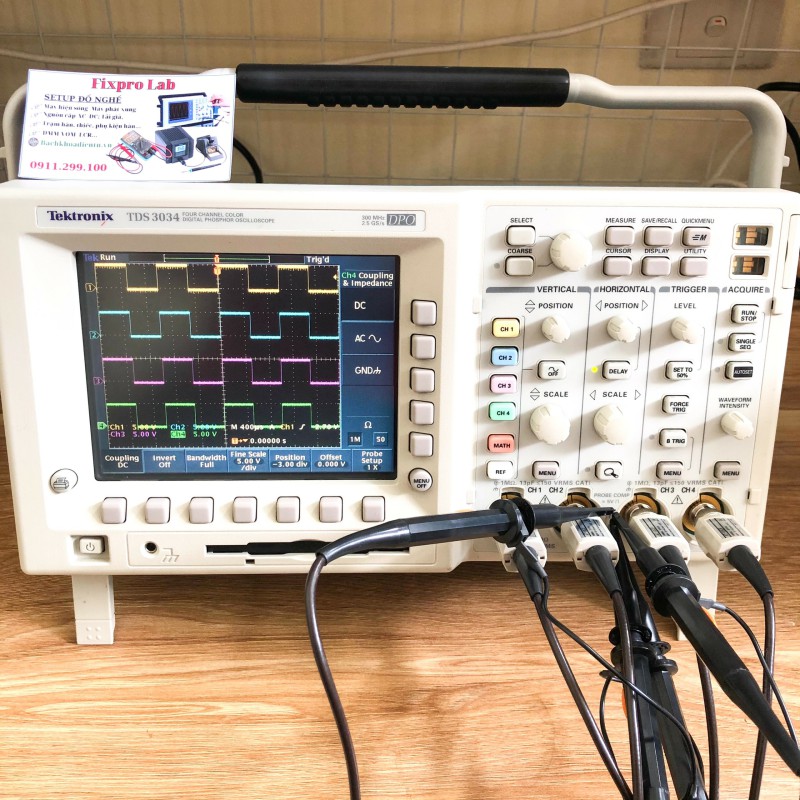 Máy hiện sóng Tektronix TDS 3034 đã qua sử dụng còn như mới.