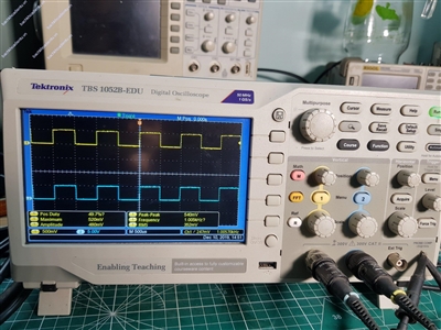 Máy hiện sóng Tektronix TBS 1052B-EDU đã qua sử dụng ( Mới 90%)